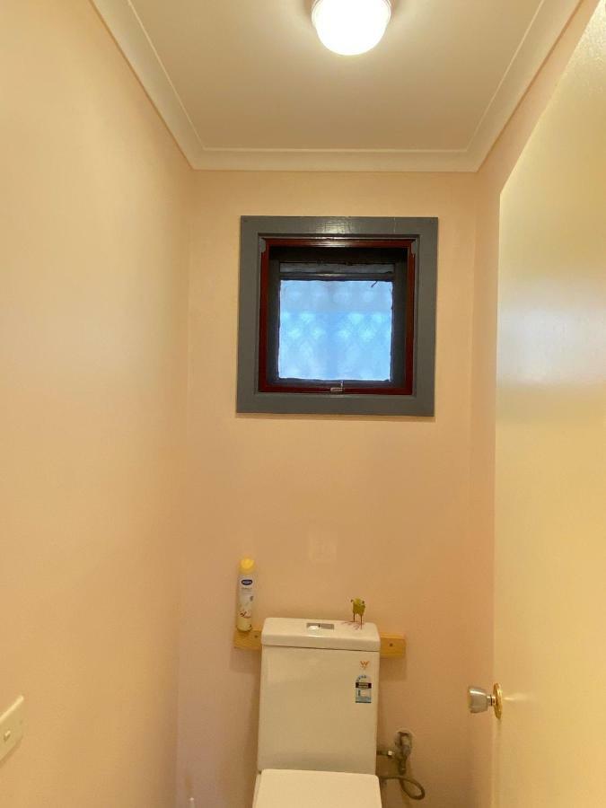 Entire Hume House Villa Melbourne Eksteriør billede