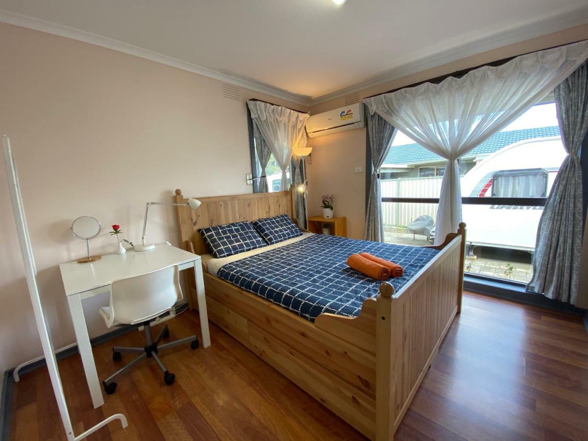 Entire Hume House Villa Melbourne Eksteriør billede